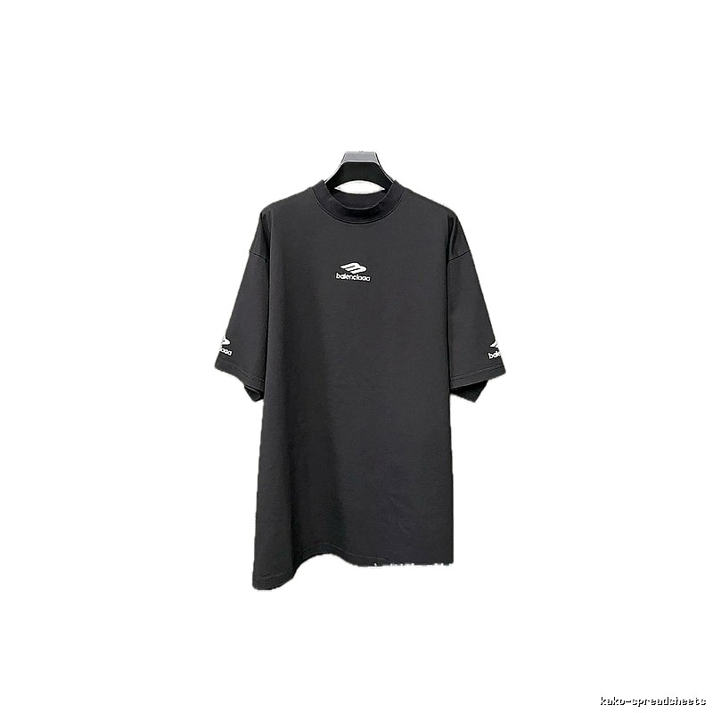 Balenciaga minimalist style black T-shirt