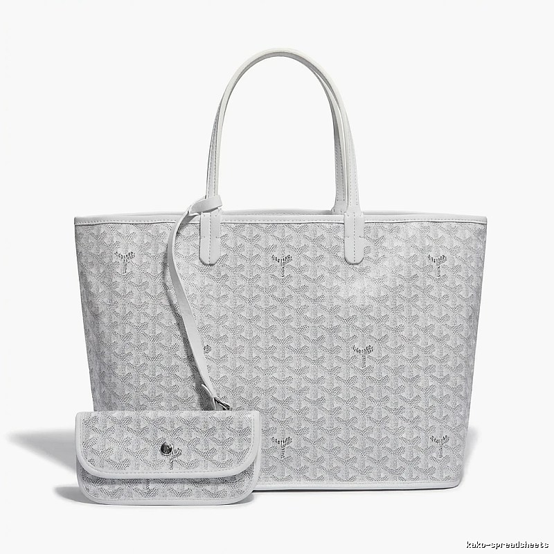 Classic white tote bag of GOYARD