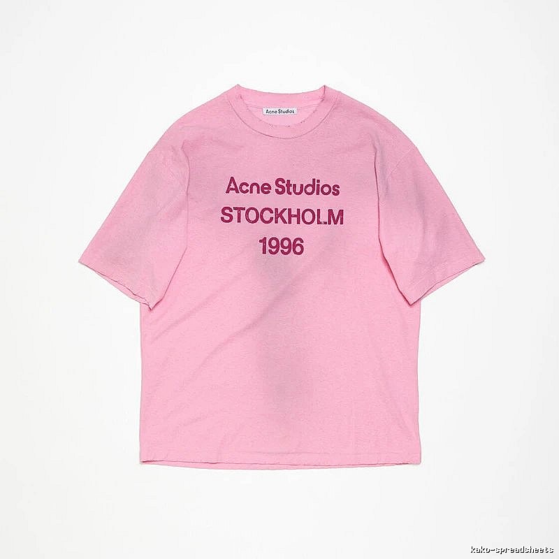 Acne Studios 2090-80 Pink Red Lettering Style Ac908026 Stockholm Logo T-Shirt City Outfit