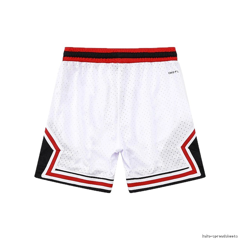 AJ sporty white shorts