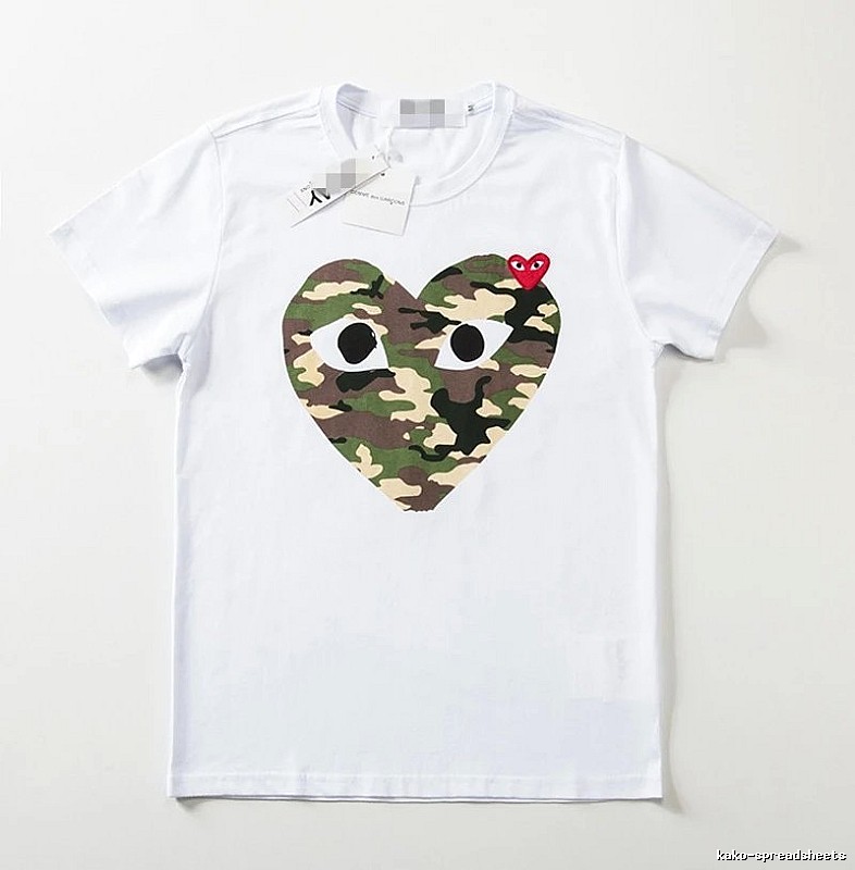 Comme des Garcons PLAY 2021-17 Green Style 2117 Heart Logo T-Shirt City Outfit