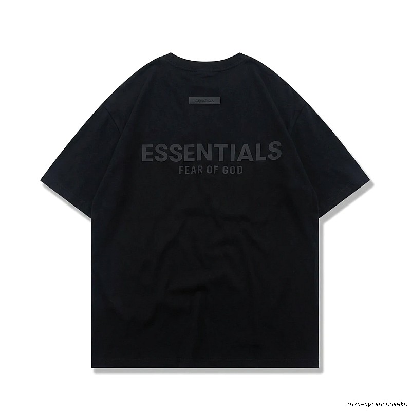 ESSENTIALS minimalist style black T-shirt