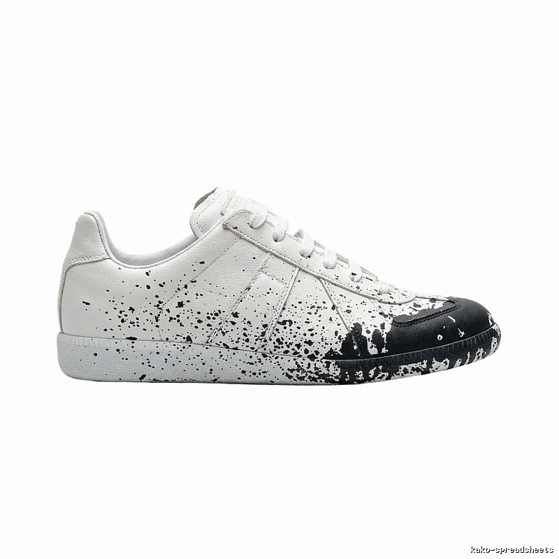 Maison Margiela's ink-splashing style white shoes