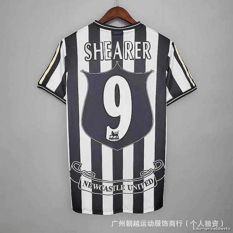Manchester United Relaxed Beckham #7 soccer jersey White Black Retro with Versatile Design