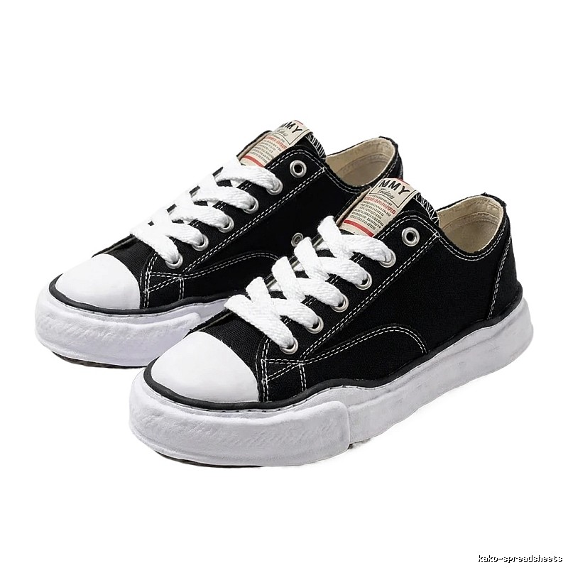 MMY Classic Simple Black and White Canvas Shoes